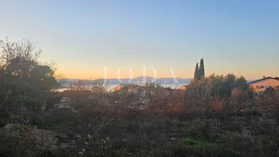 Gradbeno zemljišče s pogledom na morje, okolica Malinske
