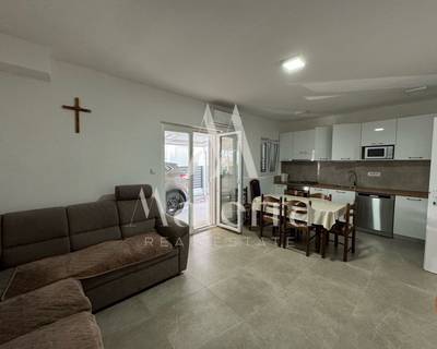 image_1.jpg