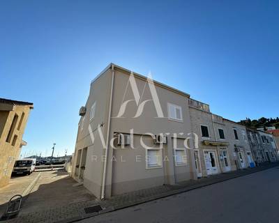 image_1.jpg