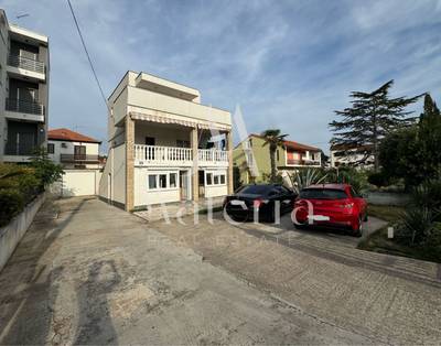 image_1.jpg