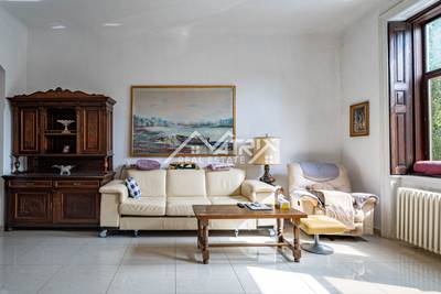 image_1.jpg