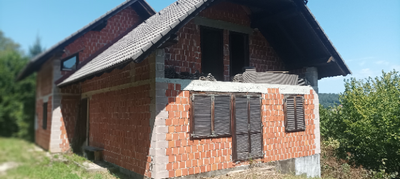 Krka – zazidljiva parcela 1.944m2, pogled na Krko