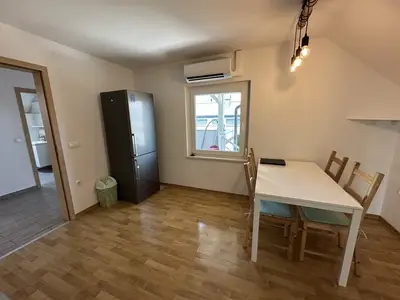 image_1.jpg