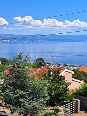 Opatija, Ičići - stanovanje z dodatno mansardo