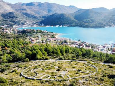 Hrvaška, Dubrovniško primorje, Slano - gradbeno zemljišče na mirni lokaciji v bližini morja - 1200 m2