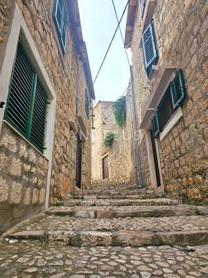image_1.jpg