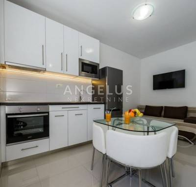 Kaštela - Apartmajska hiša v bližini morja, 360 m2