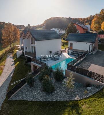 Zavrč, Hrastovec