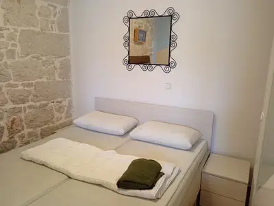 image_1.jpg